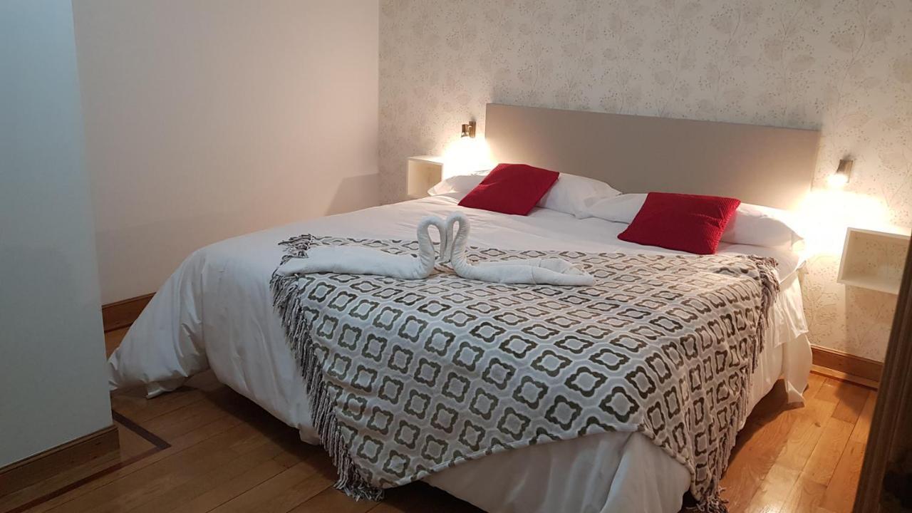 Apartamentos Shalom รีบาเดโอ ภายนอก รูปภาพ