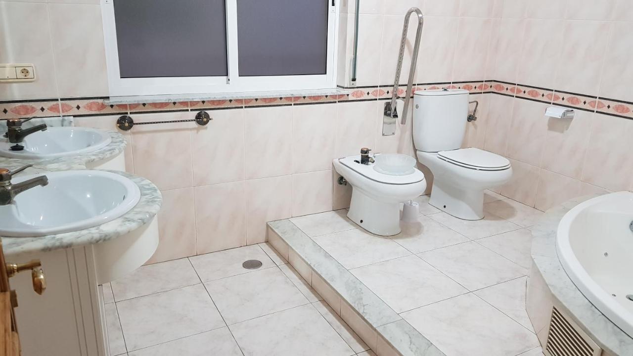 Apartamentos Shalom รีบาเดโอ ภายนอก รูปภาพ